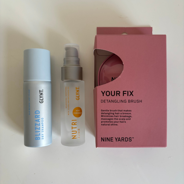 Børste, dry shampoo og serum